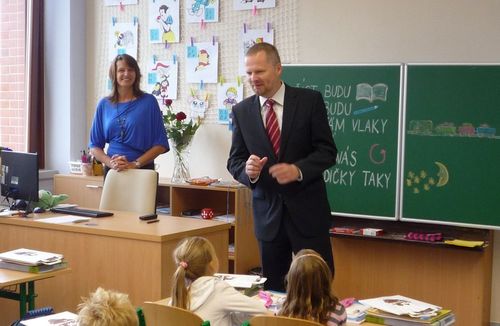 Ministr Petr Fiala zahajuje nový školní rok s žáky ZŠ Povážská ve Strakonicích