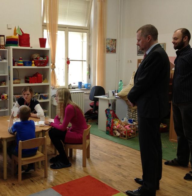 Ministr Petr Fiala navštívil školu pro sluchově postižené